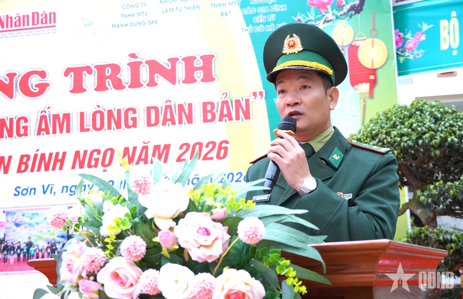 Mang sắc xuân đến với đồng bào biên cương Sơn Vĩ

